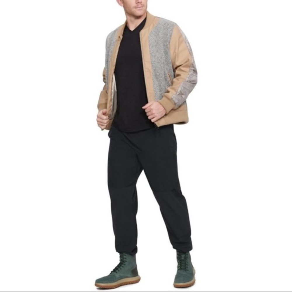 UNDER ARMOUR Mens Tan and Gray Wool Blend Insulated Bomber Jacket Size X-LARGE